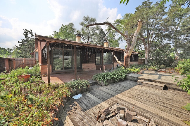 Building Photo - 661 Sycamore Dr