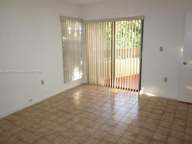 Building Photo - 8830 SW 123rd Ct