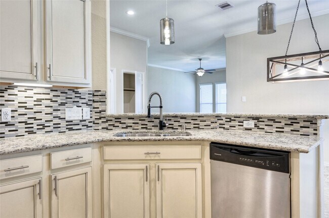 Building Photo - 3823 Cactus Field Ln