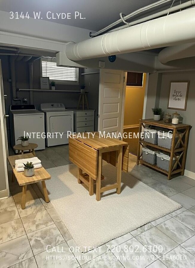 Building Photo - 3144 W Clyde Pl