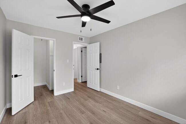Building Photo - CITRUS HEIGHTS - Gorgeous Renovated Condo - All Brand New!