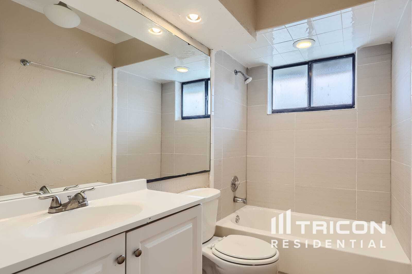 Building Photo - 1005 Faircloth Ct