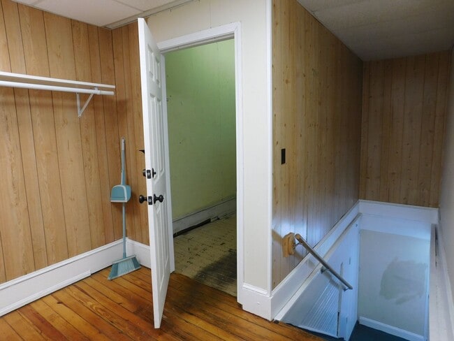 Building Photo - 216 Middle St