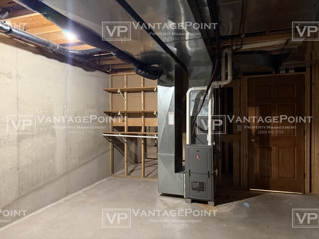 Building Photo - 2071 River Point Ct