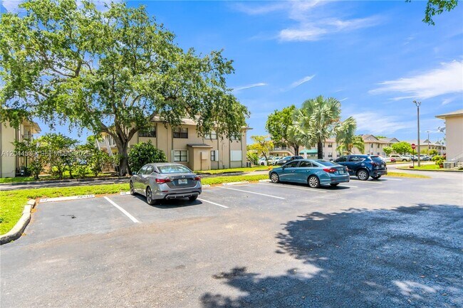 Building Photo - 15350 SW 72nd St
