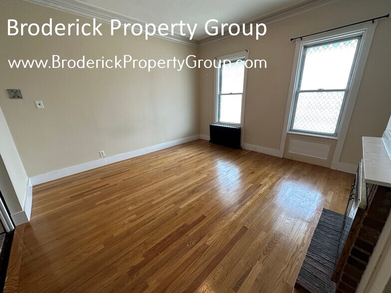 Building Photo - 375 Dorchester St