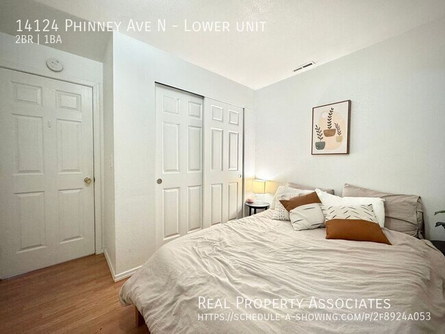 Building Photo - 14124 Phinney Ave N