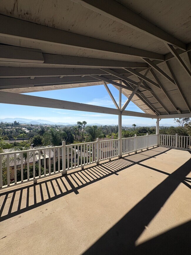 Building Photo - 232 Vista Del Indio