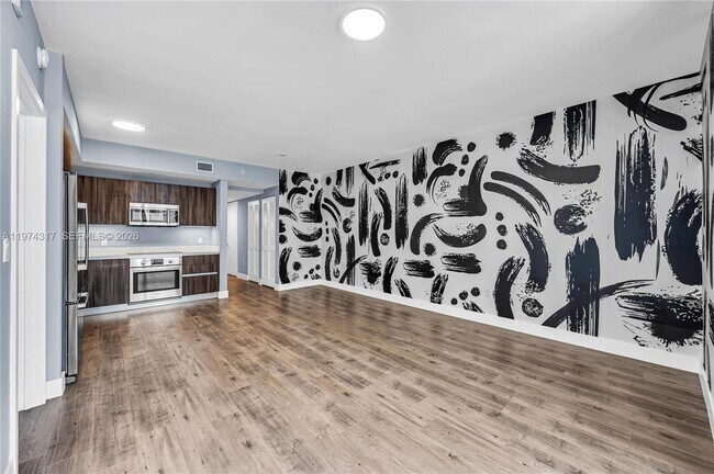 Building Photo - 488 NE 18th St