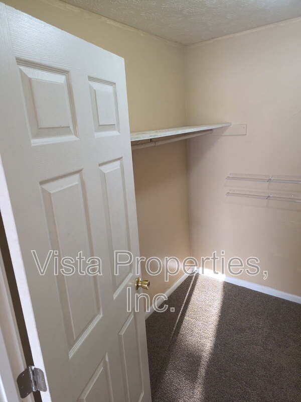 Building Photo - 4119 Glen Hill Manor Dr