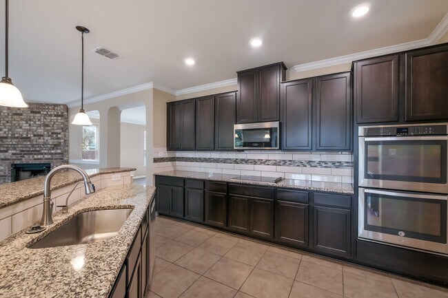 Building Photo - APPLICATION RECEIVED        4 Bedroom 2.5 Bath Ready for Move-in