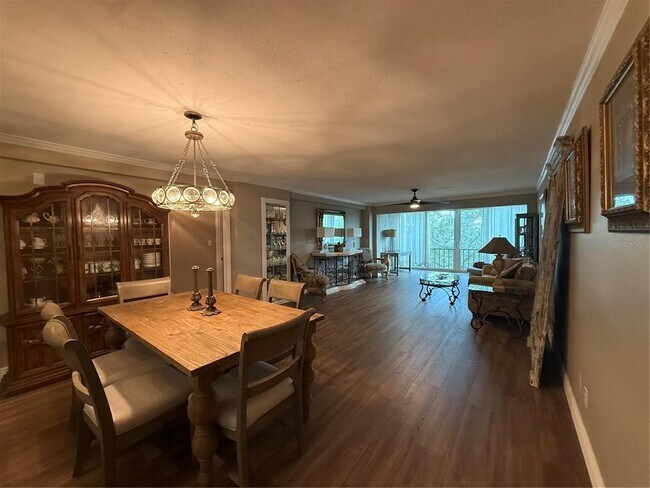 Building Photo - 13618 Greenfield Dr