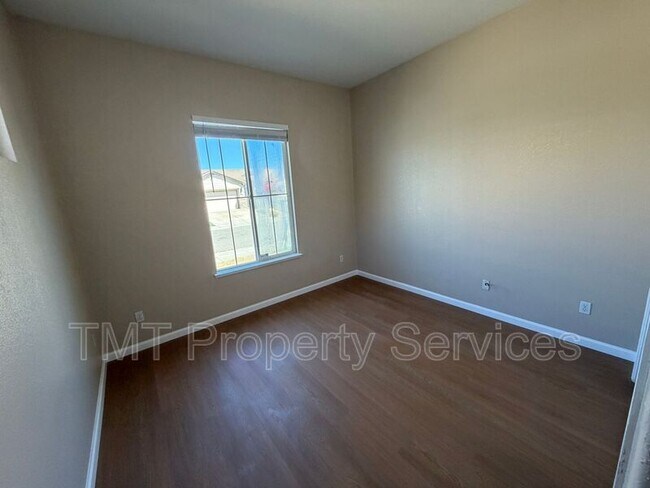 Building Photo - 9348 Sierra Spring Way