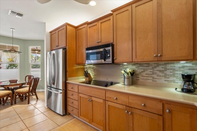 Building Photo - 67 Ahekolo St