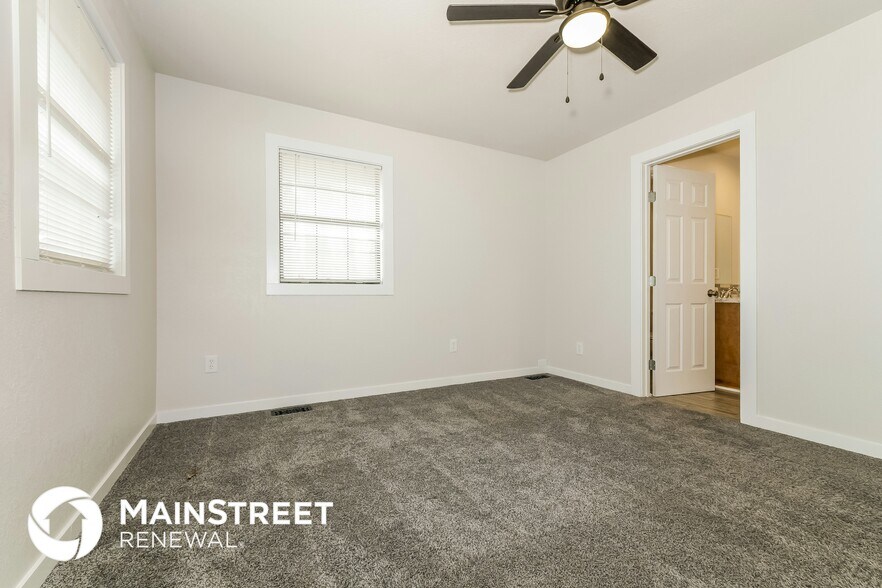 Building Photo - 10439 N Cherry Dr