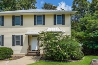 Building Photo - 3 BR/3 BA | W/D Included | SPRING SEMESTER...