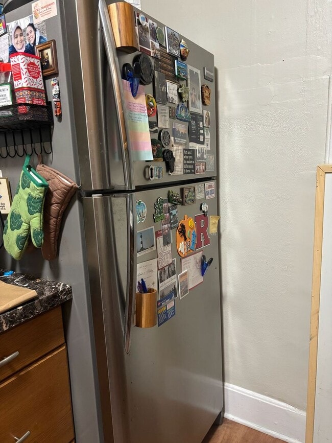 Building Photo - Charming 2BR in East Rock | Hot Water Included | Walk to Yale & SOM