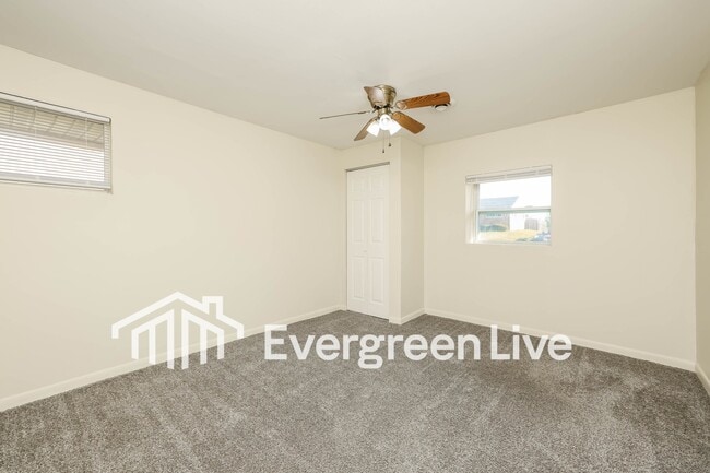 Building Photo - 5063 Sabra Ave