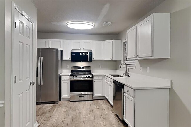 Building Photo - 503 Fable Ln