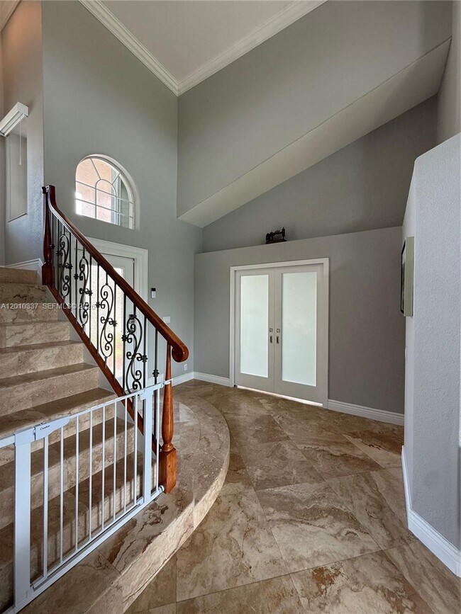 Building Photo - 1070 Capistrano