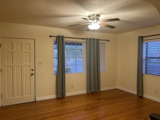 Building Photo - 902 S Fremont Ave