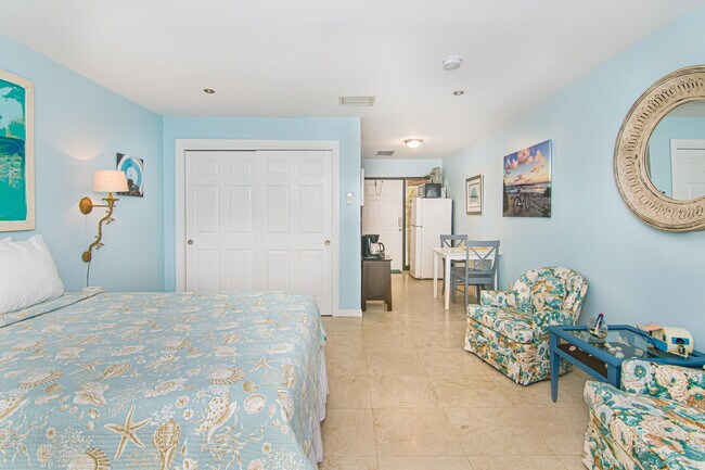 Building Photo - 751 Ocean Dr