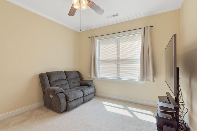 Building Photo - Gorgeous Wake Forest Home!