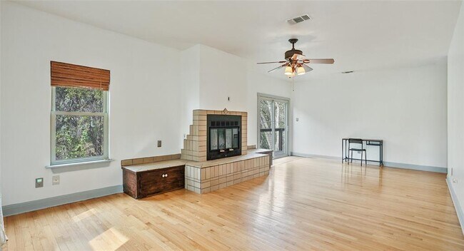 Building Photo - 13918 Hummingbird Ln