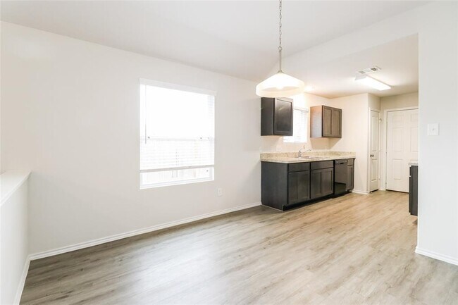 Building Photo - 2720 Atlas Dr