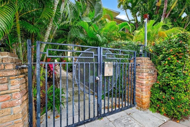 Building Photo - 1446 Lenox Ave.