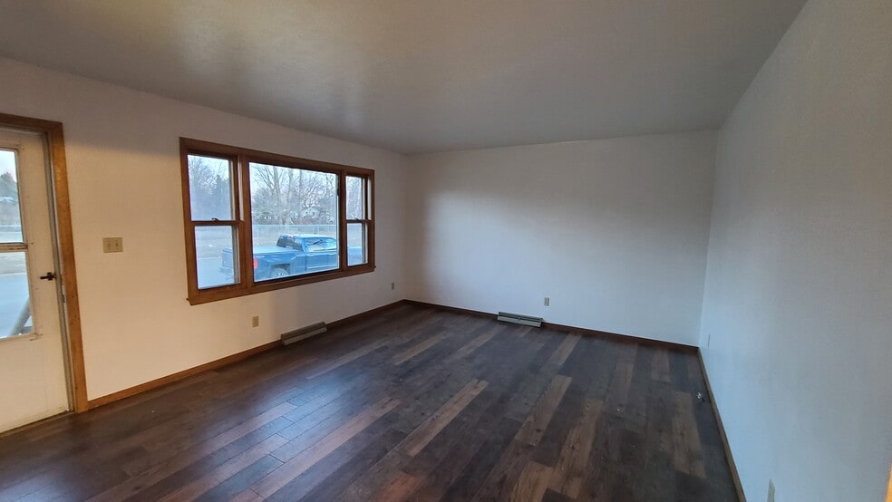 Building Photo - 145 8th Ave E