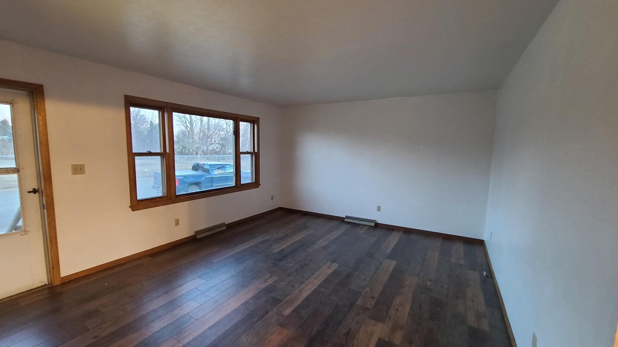 Building Photo - 145 8th Ave E
