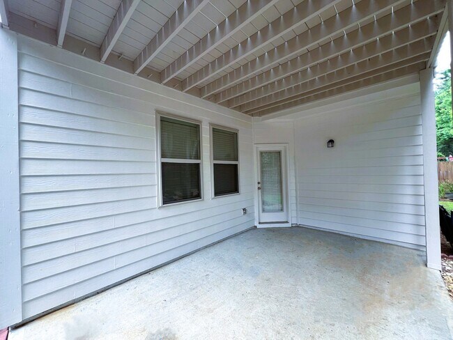 Building Photo - 3015 Carrick Rd