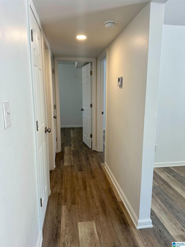 Building Photo - 1911 19th Ct N