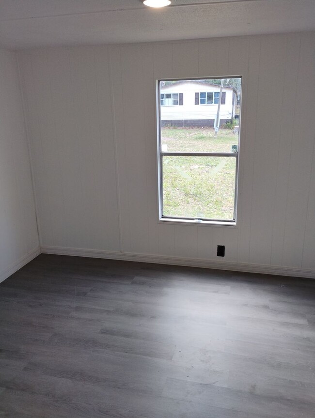 Building Photo - Candler Home