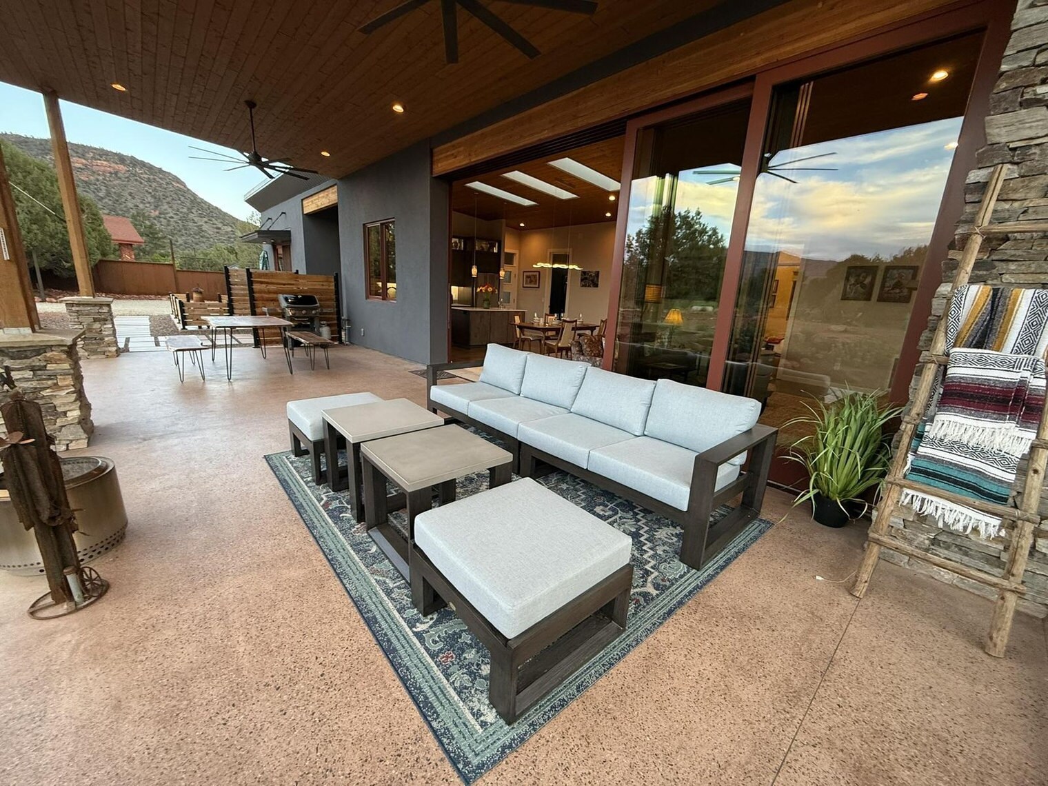 Building Photo - 105 Rojo Dr