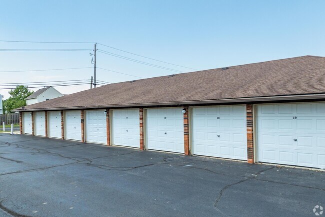 Building Photo - 2 Rockcreek Dr