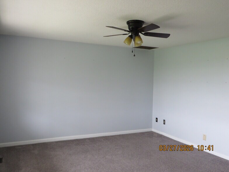 Building Photo - 1348 W 550 S