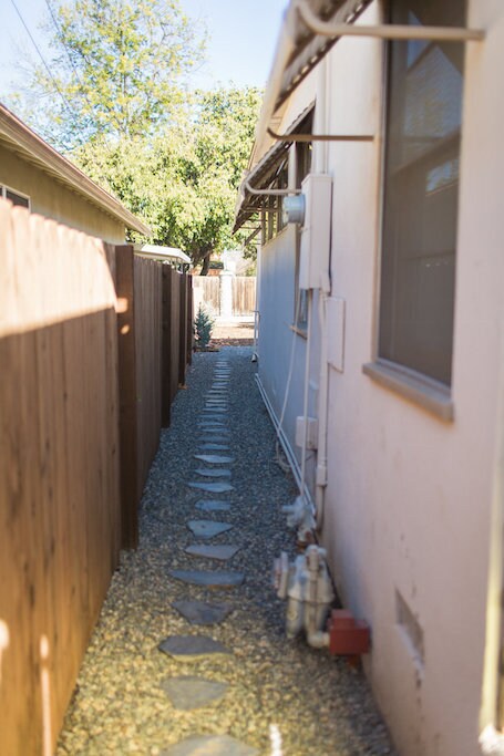 Building Photo - Prime Old Town Orange location