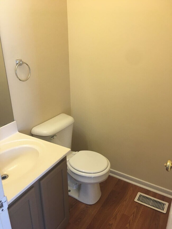 Building Photo - 1616 Fawcett Ln