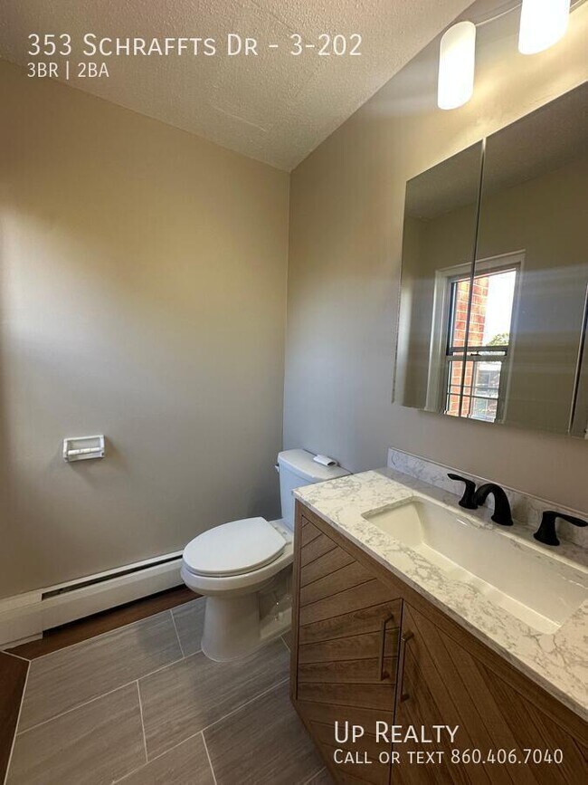 Building Photo - 353 Schraffts Dr