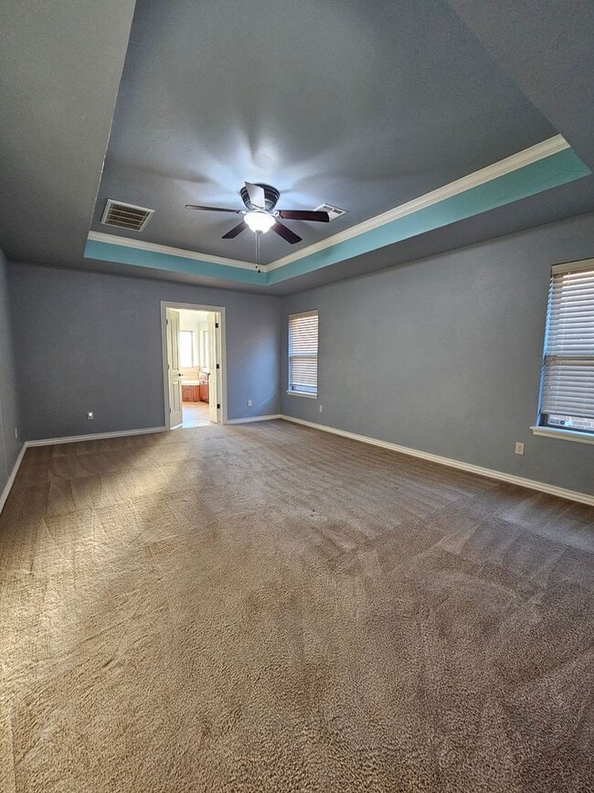 Building Photo - (4) Bed/(2) Bath in Winfield Addition OKC!