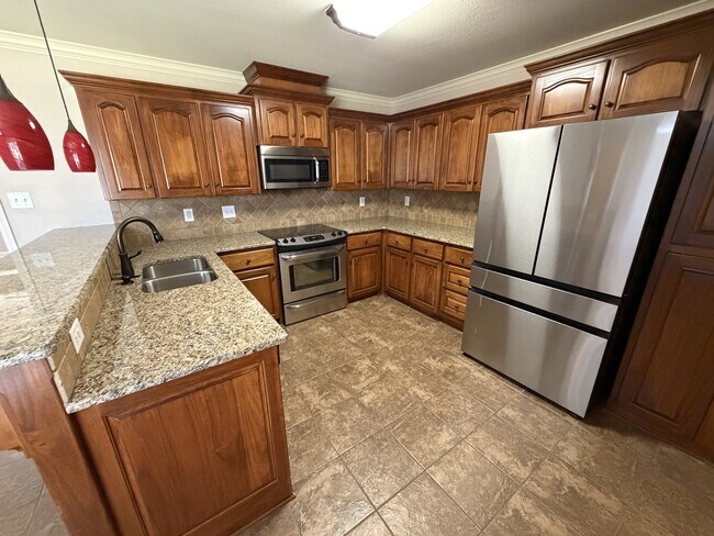 Building Photo - 1417 Puritan Dr