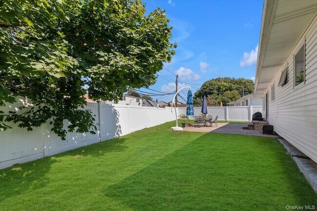Building Photo - 2 Benmor Ct