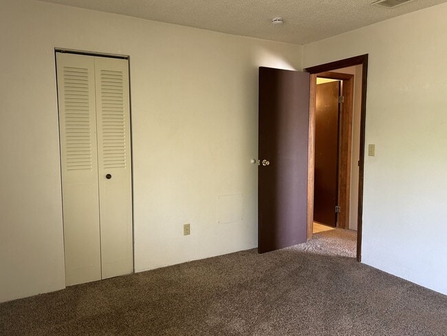 Building Photo - Affordable 1 Bed / 1 Bath Condo Near CSU – Summer Discount!