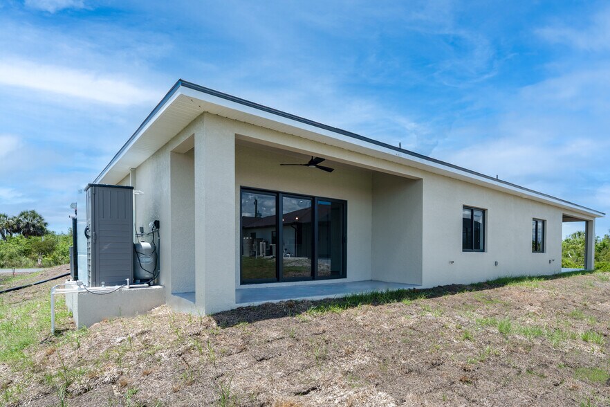 Building Photo - 12138 Tetzel Ave