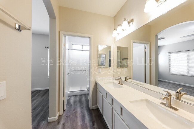 Building Photo - 2723 S 156th Dr
