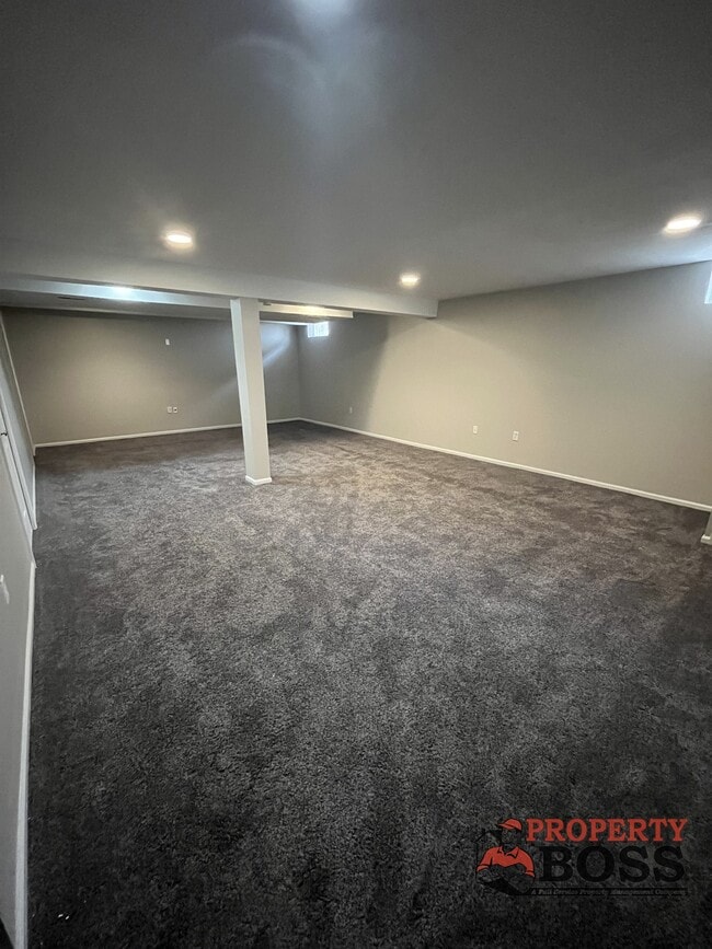 Building Photo - 925 W 89th Pl