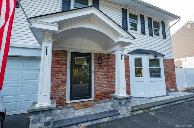 Primary Photo - 850 St Johnland Rd