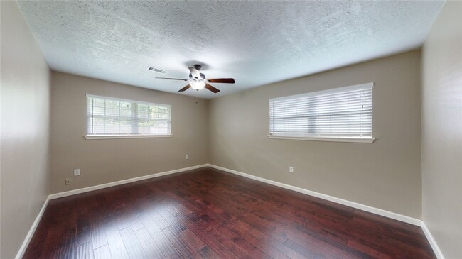 Building Photo - 4803 Sanford Rd